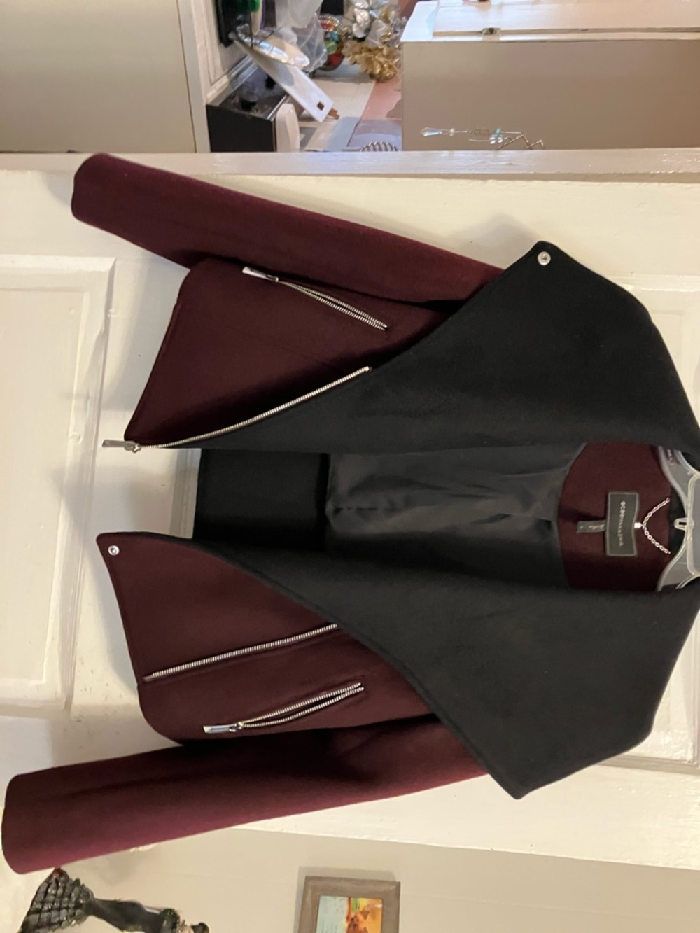 BCBG MaxAzria lite wool jkt. Sz S. Off center zipper n zipper pocket.